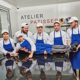 Les cuisiniers, charcutiers, pâtissiers et la team boutique de Bourne Traiteur - Drôme Ardèche L'équipe : la brigade (cuisiniers, charcutiers, pâtissiers, team boutique…)