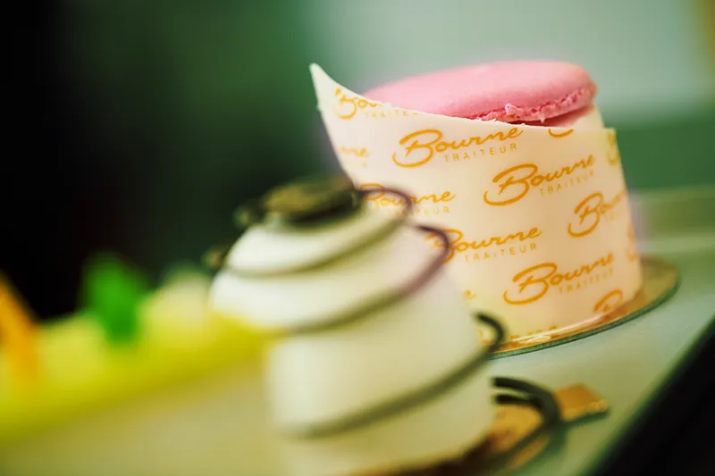 La maison Bourne vous accompagne pour vos événements Toutes nos propositions pour vos apéritifs, buffets, repas sont à choisir dans notre carte de saison, signée par David Bourne, champion de France traiteur !