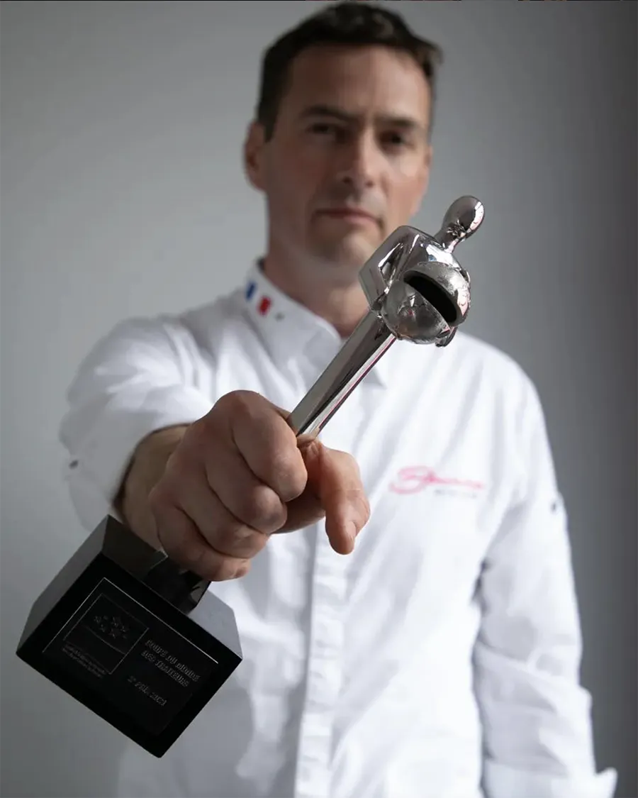 Davis Bourne, une quête perpétuelle d'excellence David Bourne, champion de France traiteur 2020 et vice-champion du monde des traiteurs 2021